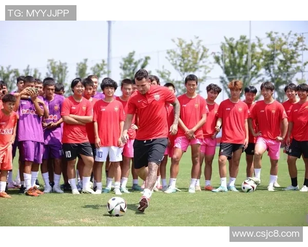 足球球星更换鞋子的频率揭秘 揭开他们脚下秘密的背后原因